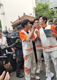 Anh Trai Tràn Đầy Sức Sống-Anh Trai Tràn Đầy Sức Sống